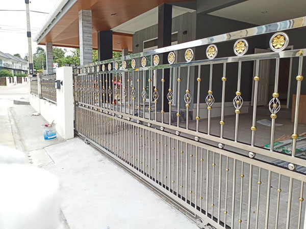 ผลงานประตูรั้วสแตนเลสพร้อมระบบรีโมท